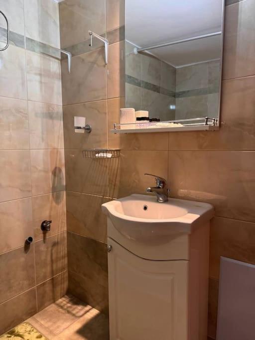 Family Woodland Oasis Vipgreece Apartment Kirinthos Luaran gambar