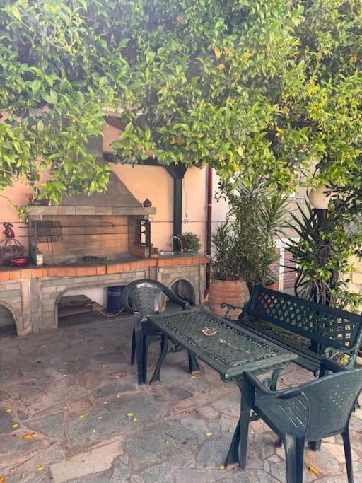 Family Woodland Oasis Vipgreece Apartment Kirinthos Luaran gambar