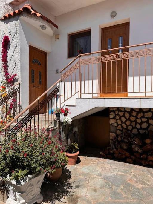 Family Woodland Oasis Vipgreece Apartment Kirinthos Luaran gambar