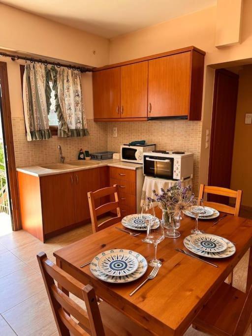 Family Woodland Oasis Vipgreece Apartment Kirinthos Luaran gambar